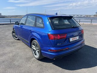 2017 Audi Q7 II (4M), синий, 4850000 рублей, вид 4