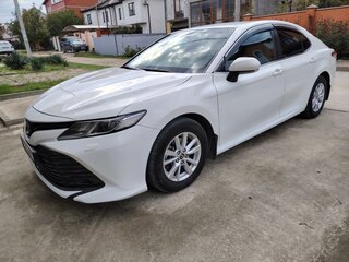 2019 Toyota Camry VIII (XV70), белый, 2500000 рублей, вид 1