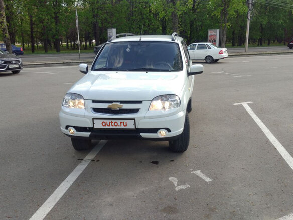 2012 Chevrolet Niva I Рестайлинг, белый - вид 1