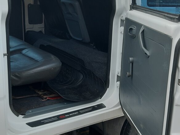 2004 Kia K-Series, белый, 1200000 рублей - вид 14