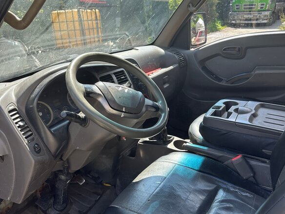 2012 Hyundai Porter II, красный, 750000 рублей - вид 5