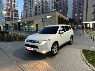 2012 Mitsubishi Outlander III, белый, 1150000 рублей, вид 2
