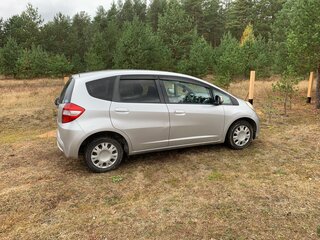 2010 Honda Fit II, серебристый, 700000 рублей, вид 2