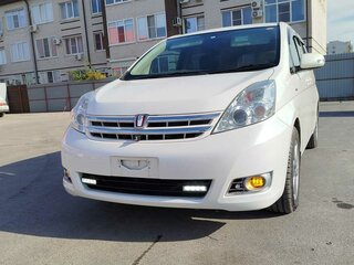 2010 Toyota ISis I Рестайлинг, белый, 1499000 рублей, вид 3