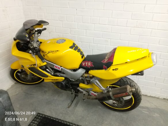 2000 Honda VTR 1000, жёлтый, 275000 рублей - вид 7