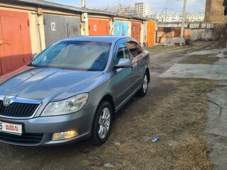 2012 Skoda Octavia II (A5) Рестайлинг, серый, 800000 рублей, вид 2