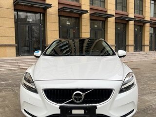 2019 Volvo V40 II Рестайлинг, белый, 1625000 рублей, вид 2