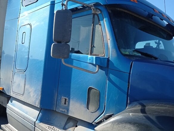 2003 Freightliner Columbia, синий, 1900000 рублей - вид 10