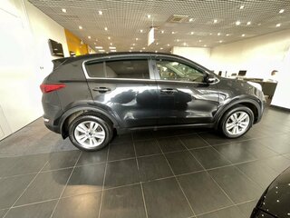 2018 Kia Sportage IV, чёрный, 2000000 рублей, вид 4