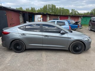 2017 Hyundai Elantra VI (AD), серый, 1400000 рублей, вид 4