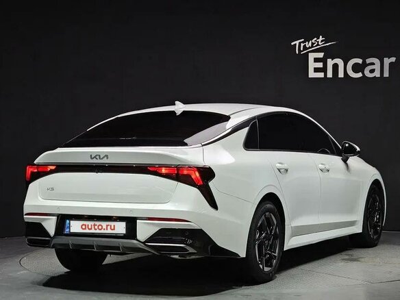 2024 Kia K5 III Рестайлинг, белый, 3110000 рублей - вид 2