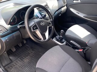 2014 Hyundai Solaris I, чёрный, 940000 рублей, вид 5