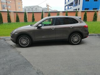 2012 Porsche Cayenne S II (958), коричневый, 1650000 рублей, вид 4