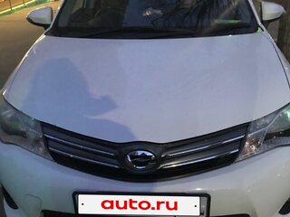 2013 Toyota Corolla Axio XI (E160, E170, E180), белый, 900000 рублей, вид 1