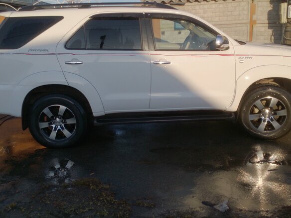 2011 Toyota Fortuner I, белый - вид 4