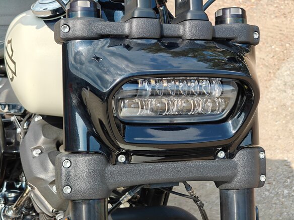 2018 Harley-Davidson Fat Bob, белый, 1800000 рублей - вид 17