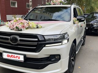 2020 Toyota Land Cruiser 200 Series Рестайлинг 2, белый, 9200000 рублей, вид 2