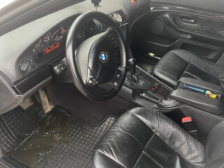 2003 BMW 5 серии 525i IV (E39) Рестайлинг, серебристый, 1000000 рублей, вид 3