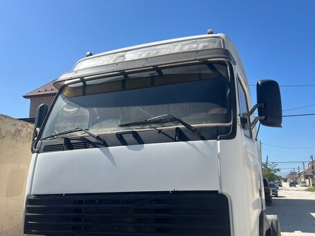 1996 Volvo FH, белый, 3000000 рублей, вид 1