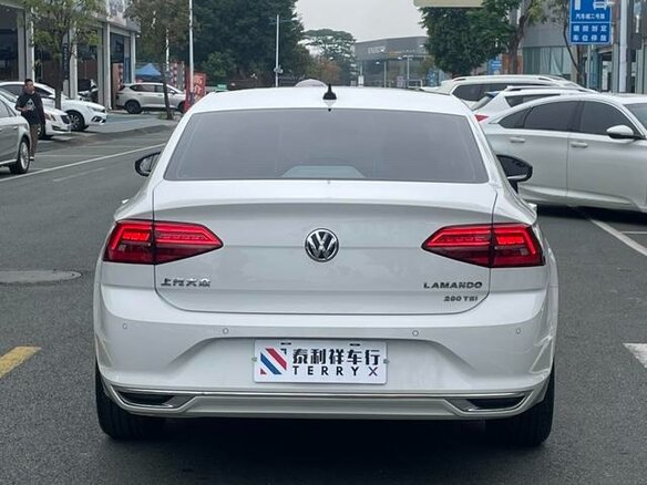 2021 Volkswagen Lamando I Рестайлинг, белый, 1550007 рублей - вид 6