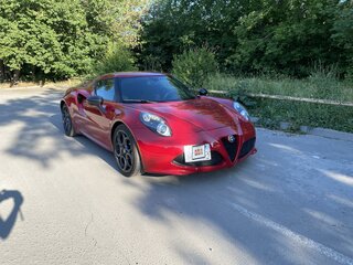 2015 Alfa Romeo 4C, красный, 3950000 рублей, вид 4