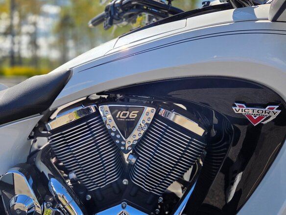 2013 Victory Vision Tour, белый, 5500000 рублей - вид 32