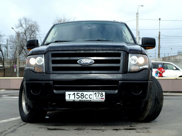 2004 Ford Expedition II, чёрный - вид 1