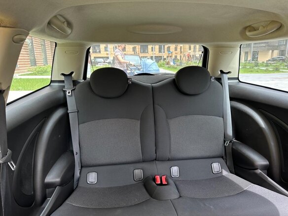 2011 Mini Hatch One II (R56) Рестайлинг, белый - вид 10
