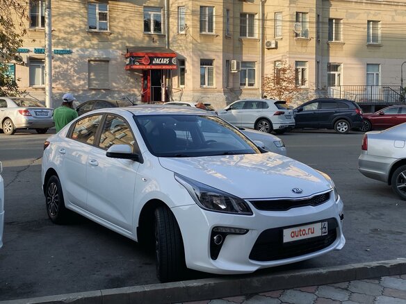 2018 Kia Rio IV, белый, 1750000 рублей - вид 1
