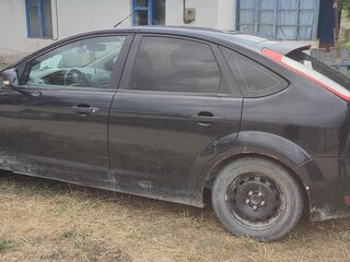 2009 Ford Focus II Рестайлинг, чёрный, 500000 рублей, вид 3