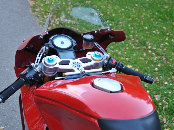 2006 Ducati 999, красный