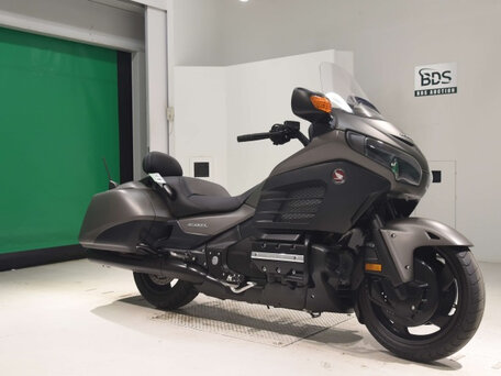 2017 Honda GL 1800 Gold Wing, серый, 1600000 рублей, вид 3