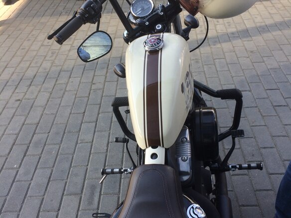 2013 Harley-Davidson Sportster 1200, бежевый - вид 2