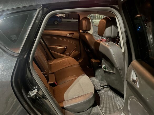 2011 Opel Astra J, чёрный, 400000 рублей - вид 12