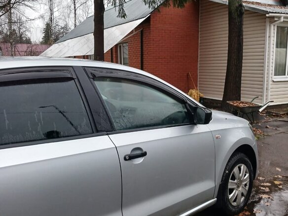 2013 Volkswagen Polo V, серебристый, 645000 рублей - вид 4