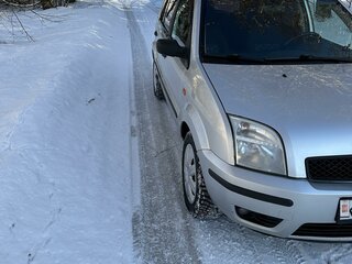 2005 Ford Fusion I, серебристый, 520000 рублей, вид 3