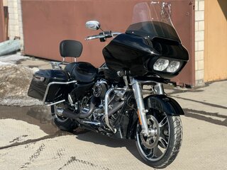 2018 Harley-Davidson Road Glide, чёрный, 1499999 рублей, вид 5