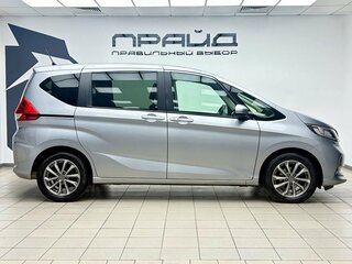 2019 Honda Freed II Рестайлинг, серый, 1699000 рублей, вид 5
