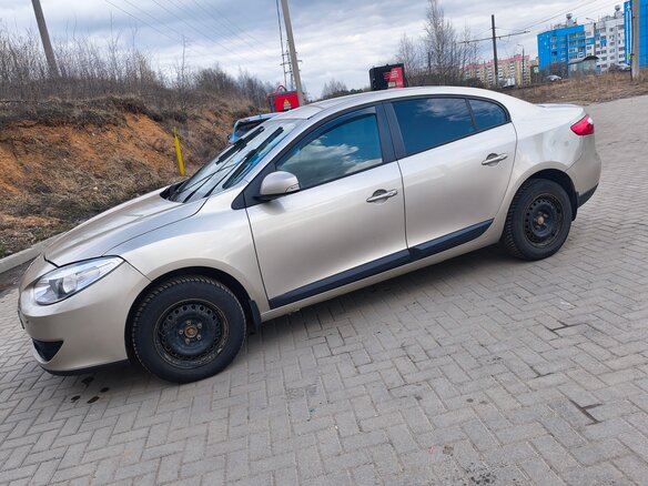 2011 Renault Fluence I, бежевый, 680000 рублей