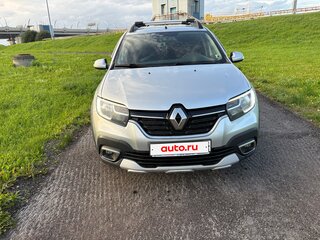 2021 Renault Sandero Stepway II Рестайлинг, серебристый, 1300000 рублей, вид 2