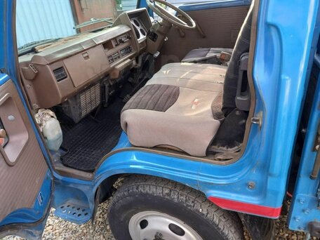 1985 Nissan Atlas, синий, 850000 рублей, вид 4