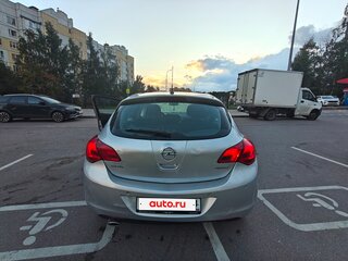 2011 Opel Astra J, серебристый, 650000 рублей, вид 4