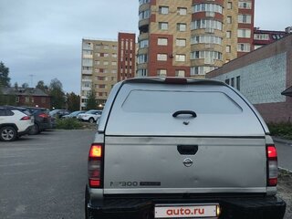 2012 Nissan NP300, серебристый, 1250000 рублей, вид 2