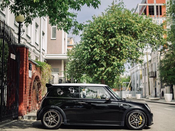 2005 Mini Hatch Cooper S I (R50), чёрный, 2150000 рублей