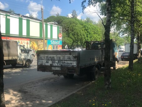 1992 Isuzu Forward (F-Series), синий, 400000 рублей, вид 2