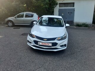 2017 Chevrolet Cruze II, белый, 900000 рублей, вид 2