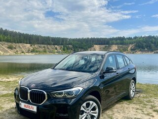 2021 BMW X1 18d xDrive II (F48) Рестайлинг, чёрный, 3500000 рублей, вид 1