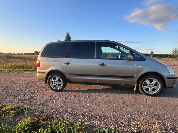 2003 Ford Galaxy I Рестайлинг, бежевый, 650000 рублей - вид 9