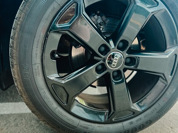 2018 Audi Q2 I, синий, 2499000 рублей - вид 4