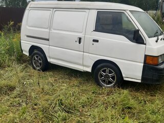 1999 Mitsubishi Delica III, белый, 650000 рублей, вид 3